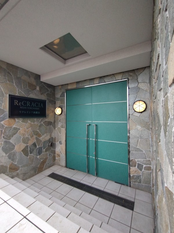 リクレイシア西横浜 エントランス
