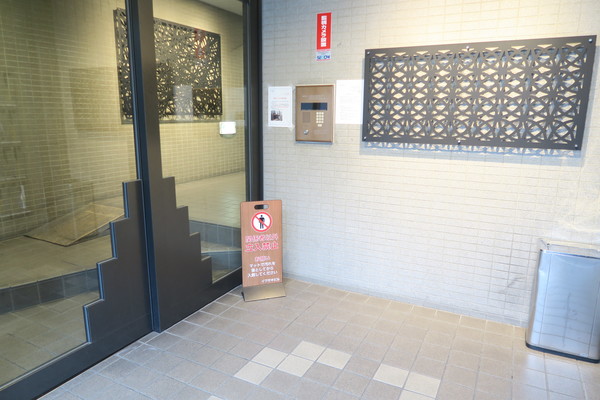 ＩＷＡＳＡＫＩ ＢＬＤＧ エントランス