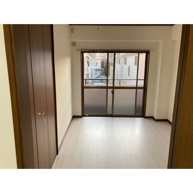 102号室