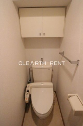 菱和パレス護国寺駅前 清潔感あるシャワートイレ/吊戸棚付