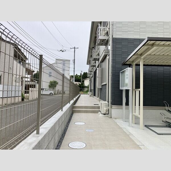 フォレストウッド　B棟201号室 エントランス