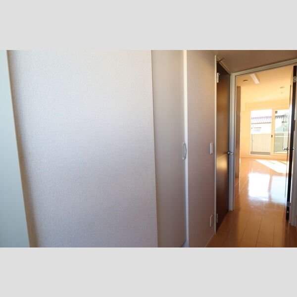 ソリエガーデン202号室 玄関