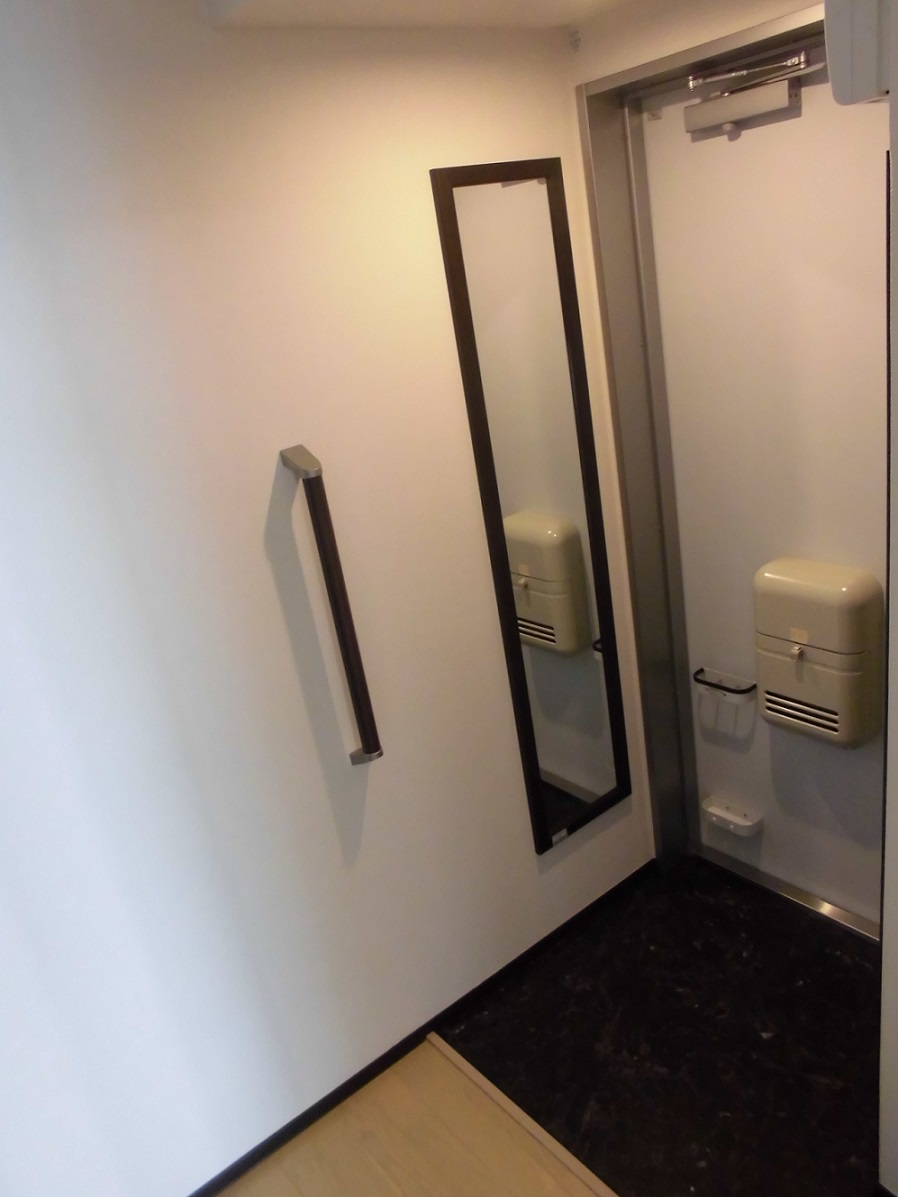 レオネクスト和202号室 玄関