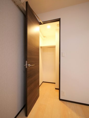 ジェノヴィア四谷三丁目グリーンヴェール4階 同建物別部屋の参考画像