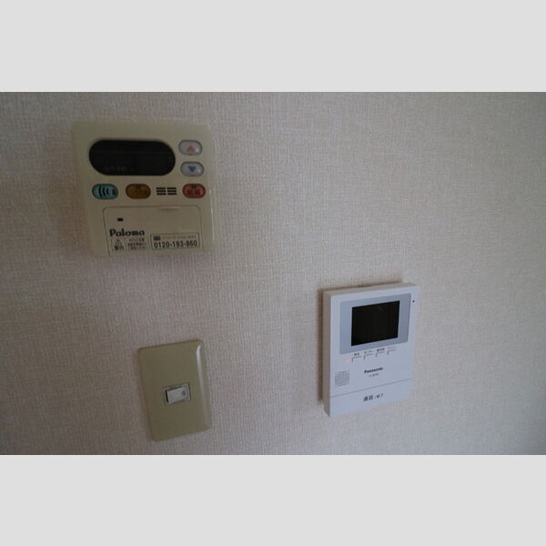 ボナール105号室 TVインターホン・浴室追い焚き機能