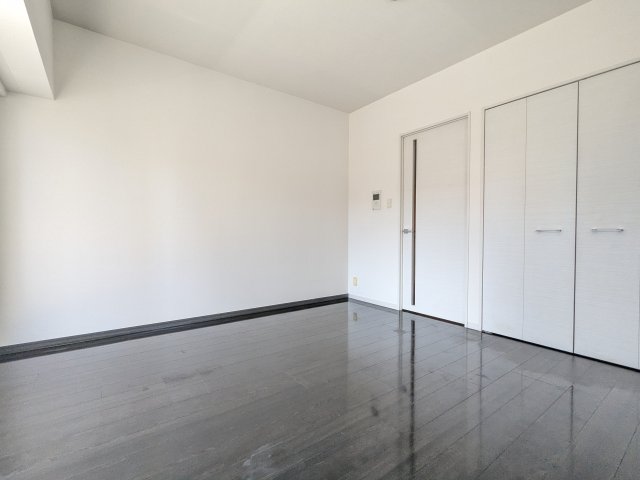 プレミアムキューブ三田605号室 リビング