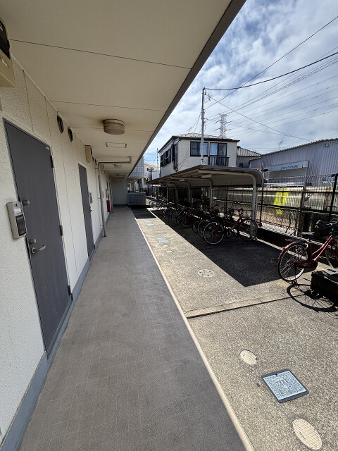 セカンドステージ(E-141)2階 駐輪場