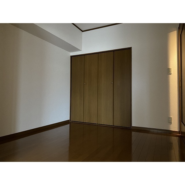 ラ・ポーム 洋室