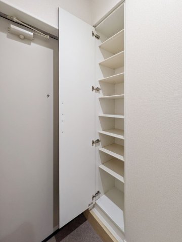 クオリアⅡ102号室 収納