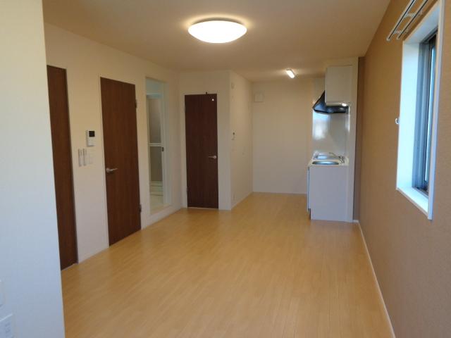 グランドゥール・メイ00205号室 リビング