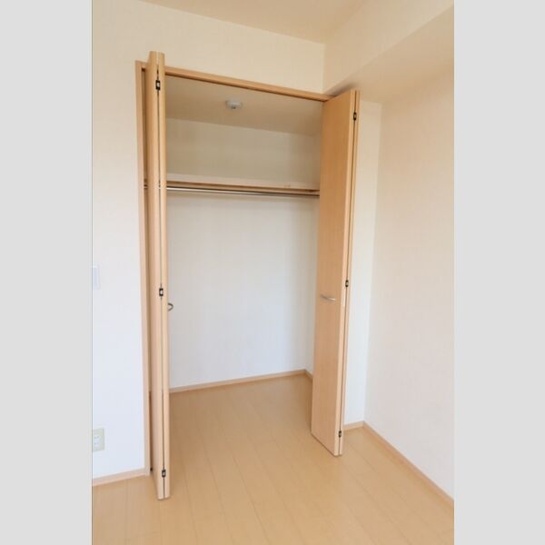 パシ・アージュパルコ205号室 クローゼット