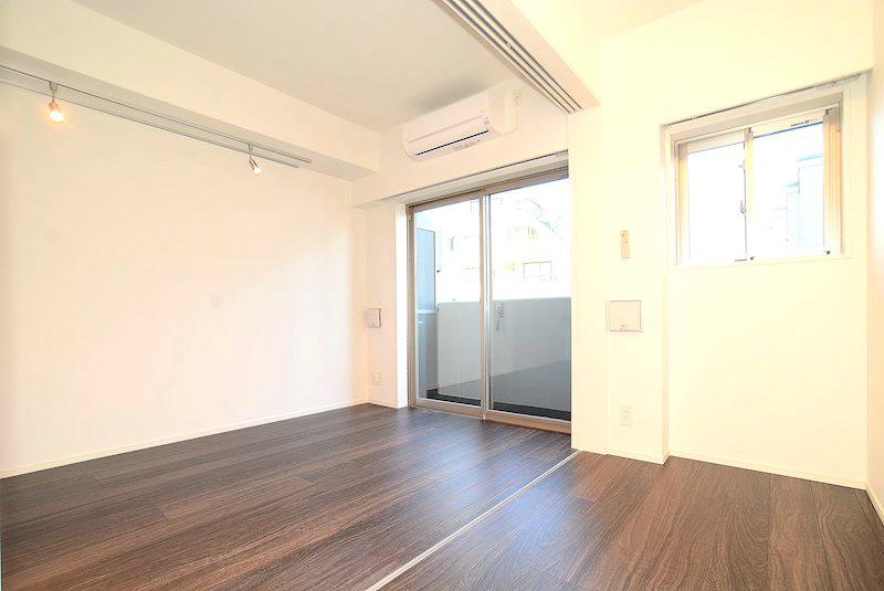 グランドコンシェルジュ氷川台1階 ※カラータイプ異なります。