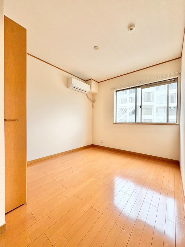 アビタシオン 5.6帖洋室　2面採光