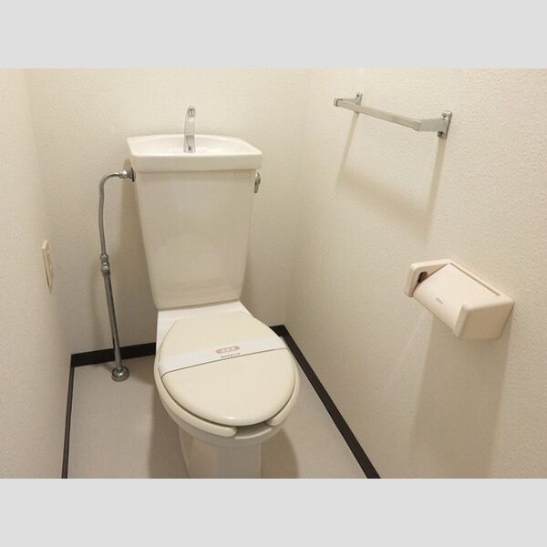 Bellevue参番館201号室 トイレ