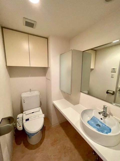 レジディア西新宿Ⅱ3階 トイレ