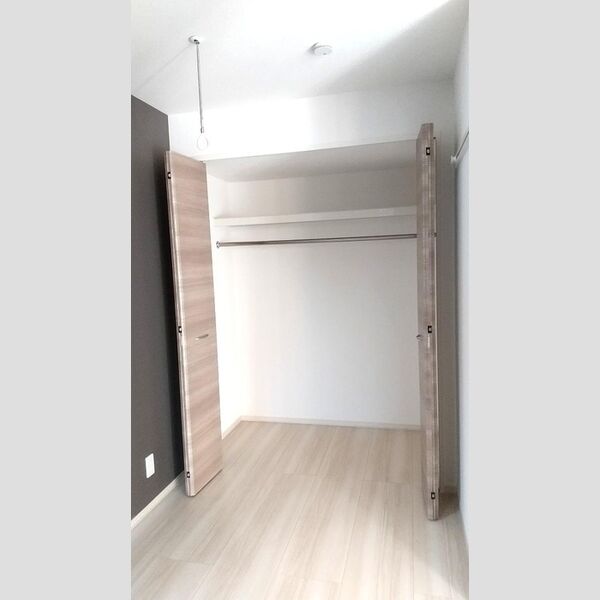 アナシエ小松川 クローゼット