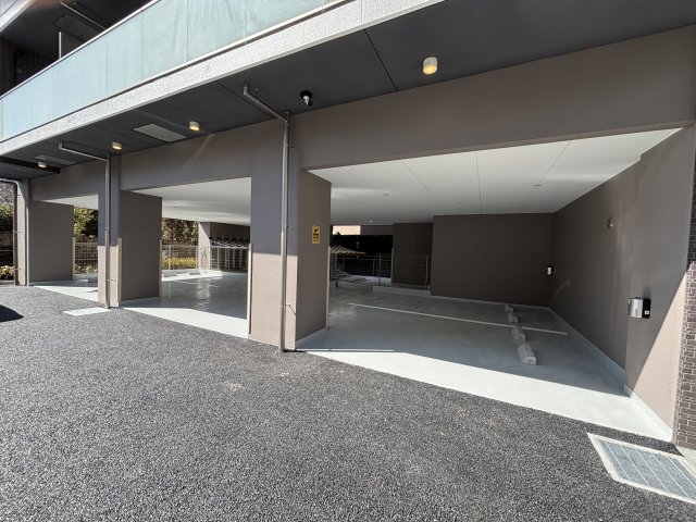 グランディアラフィーネ0406号室 駐車場