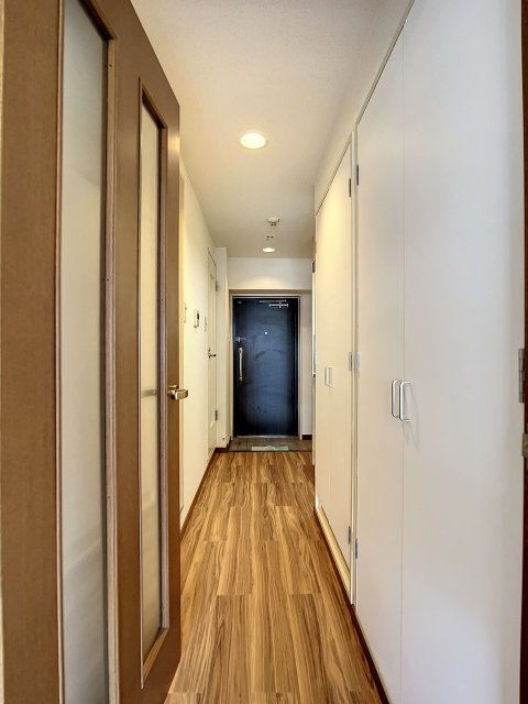 メゾンカルム横浜4階 玄関