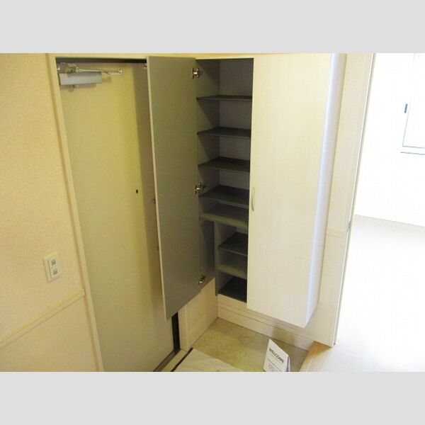 ヴェルデ コリーナ　壱番館103号室 シューズBOX