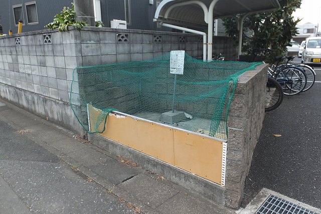 レオパレスオリーブ207号室 ゴミ置き場