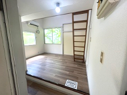 セフィール程久保105号室 玄関