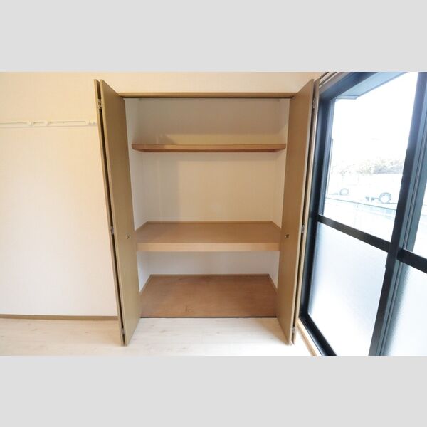 コーポラスM 押入(洋室6帖①)