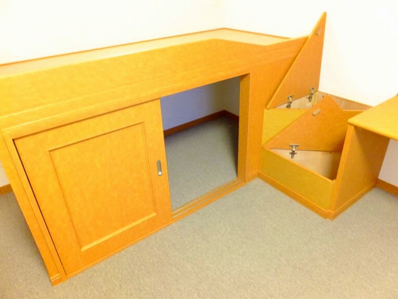 レオパレスアークⅢ206号室 寝室