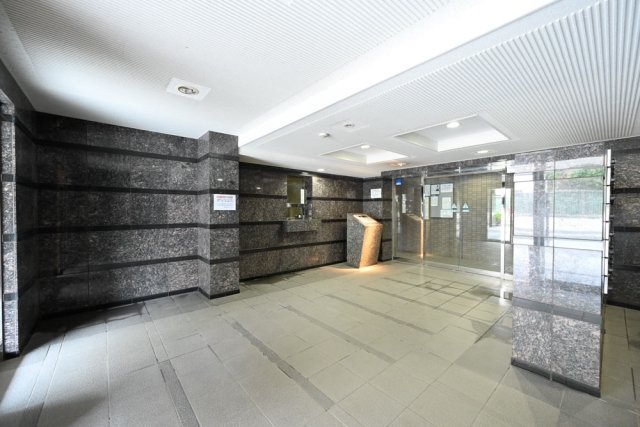 ルーブル上池台1番館 エントランス