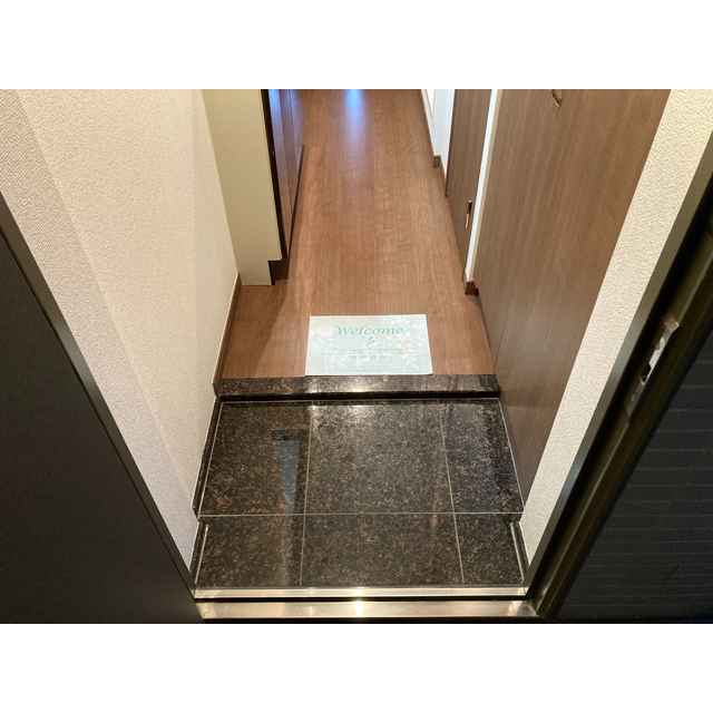 ルーブル中野新橋参番館401号室 玄関