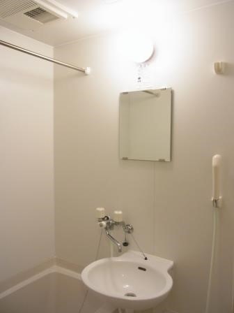 レオパレスセイクレッドヒルズ 雨の日も便利な浴室乾燥機付き