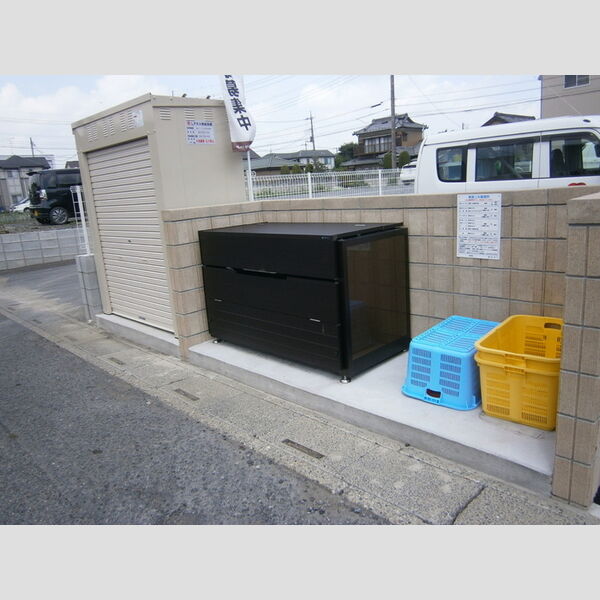サンセレーナ103号室 ゴミ置き場