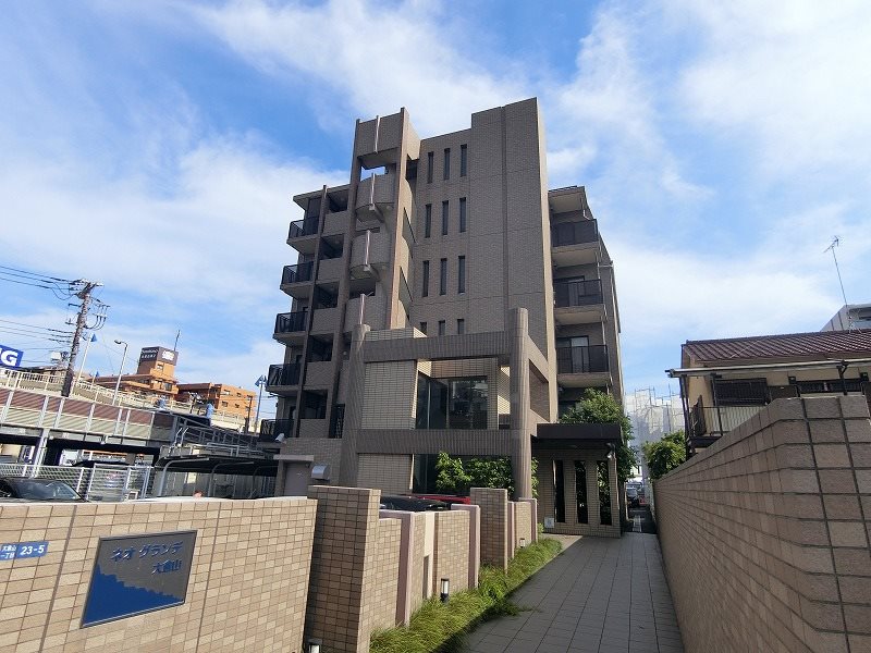 ネオグランデ大倉山 外観