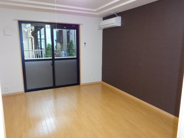 ベルローズ00102号室 洋室