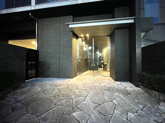 ガーラ・プレシャス渋谷6階 落ち着いたエントランスです