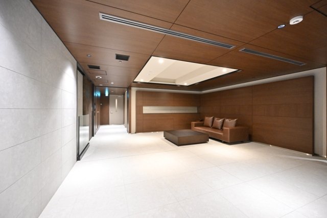 アトラスシティ千歳烏山グランスイート　杜ノ棟 エントランス