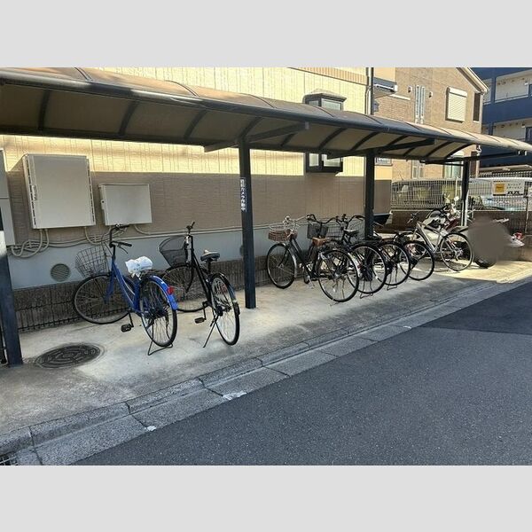 グリーンハイツ103号室 駐輪場