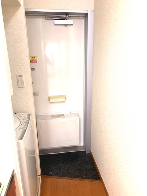 レオパレスＡｙａ 玄関