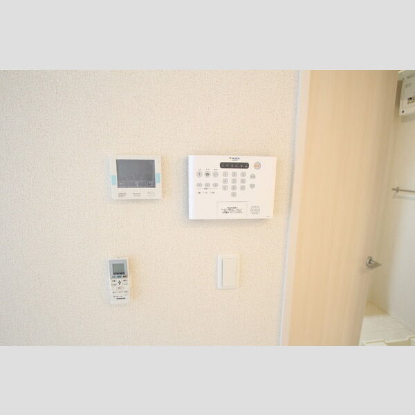 クレール扇105号室 カラーTVモニターインターホンで来客チェック!ALSOKセキュリティも付いています!