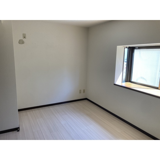 エンブレム103号室 内観