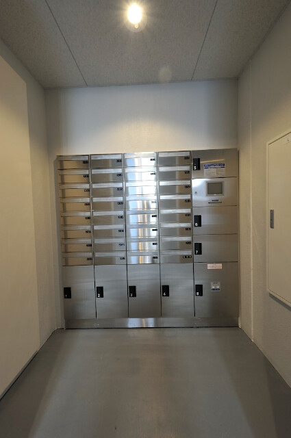 エルスタンザ清澄白河4階 メール・宅配ボックス