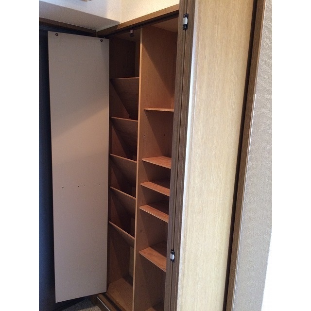 ラ・フロレスタ壱番館0903号室 収納