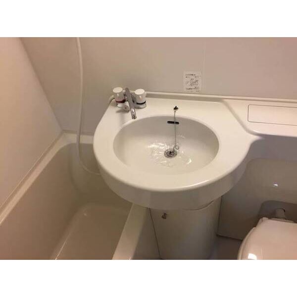 ベラドーモA0102号室 洗面