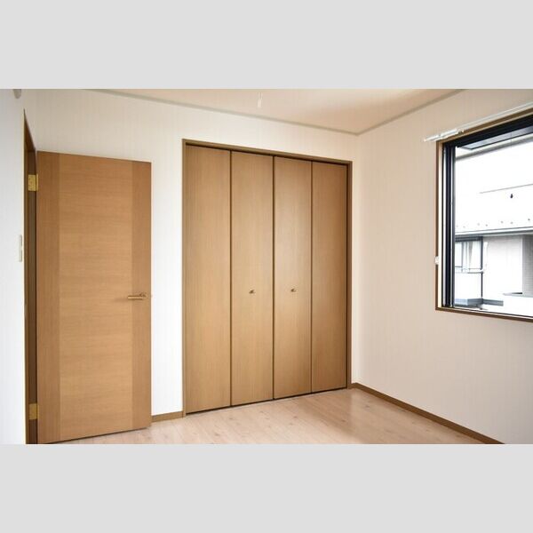 フォレストヴィラ　弐番館 洋室