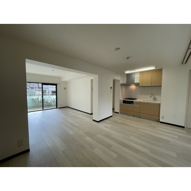 ポム・ドゥ・パン102号室 内観