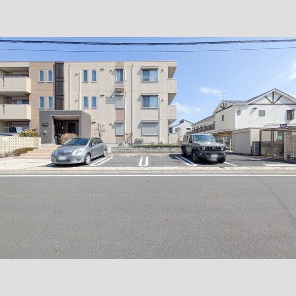 グリーンガーデン305号室 駐車場
