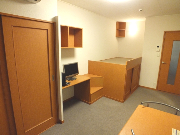 レオパレスシュベリュール蘇我 2Fじゅうたん