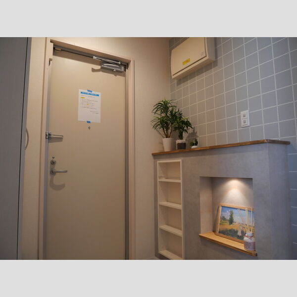 グランドュール302号室 玄関