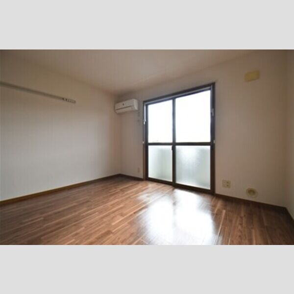 カーサリヴェールⅡ201号室 居室