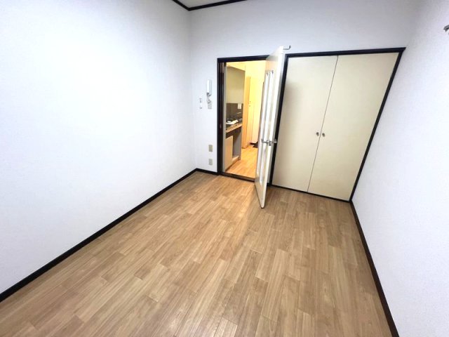 203号室