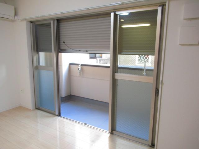 CASA　RIVIERA（カーサ　リヴィエラ） 窓シャッター